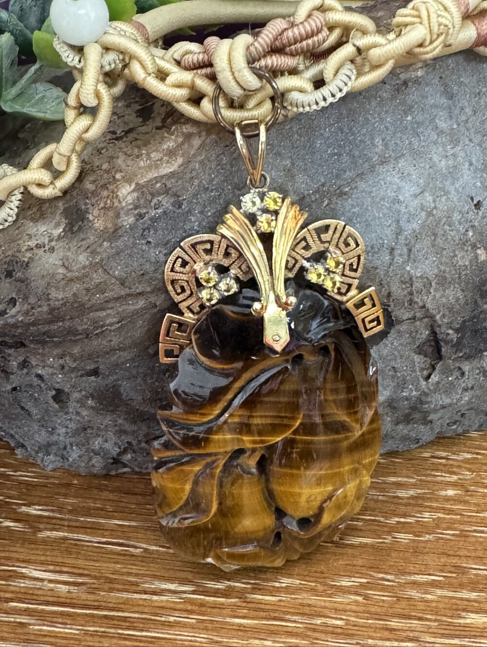 ✨️SHOWSTOPPER✨️ Vintage 14k Huge Carved Tigers Eye Pendant Necklace